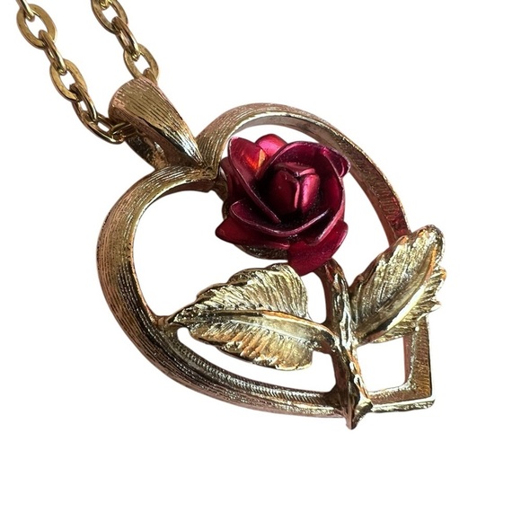 Vintage Jewelry - Vintage Gold Heart & Rose Pendant Necklace Romantic Whimsy